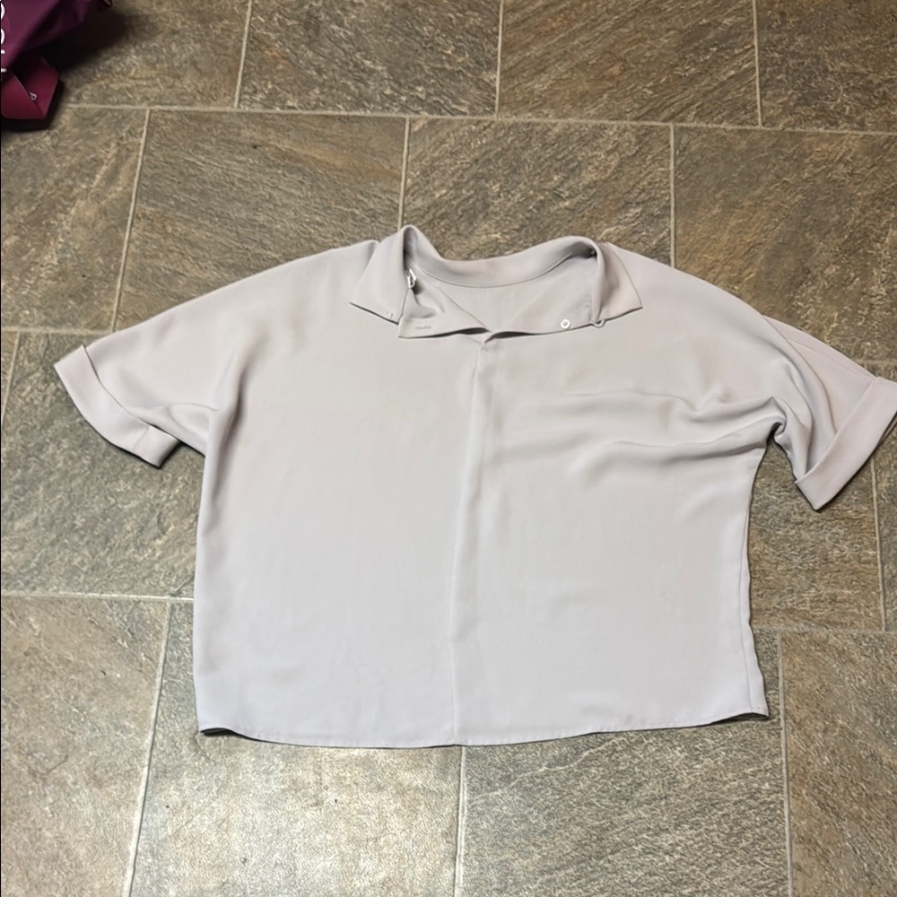 Uniqlo Women's Light Gray Short Sleeve Top